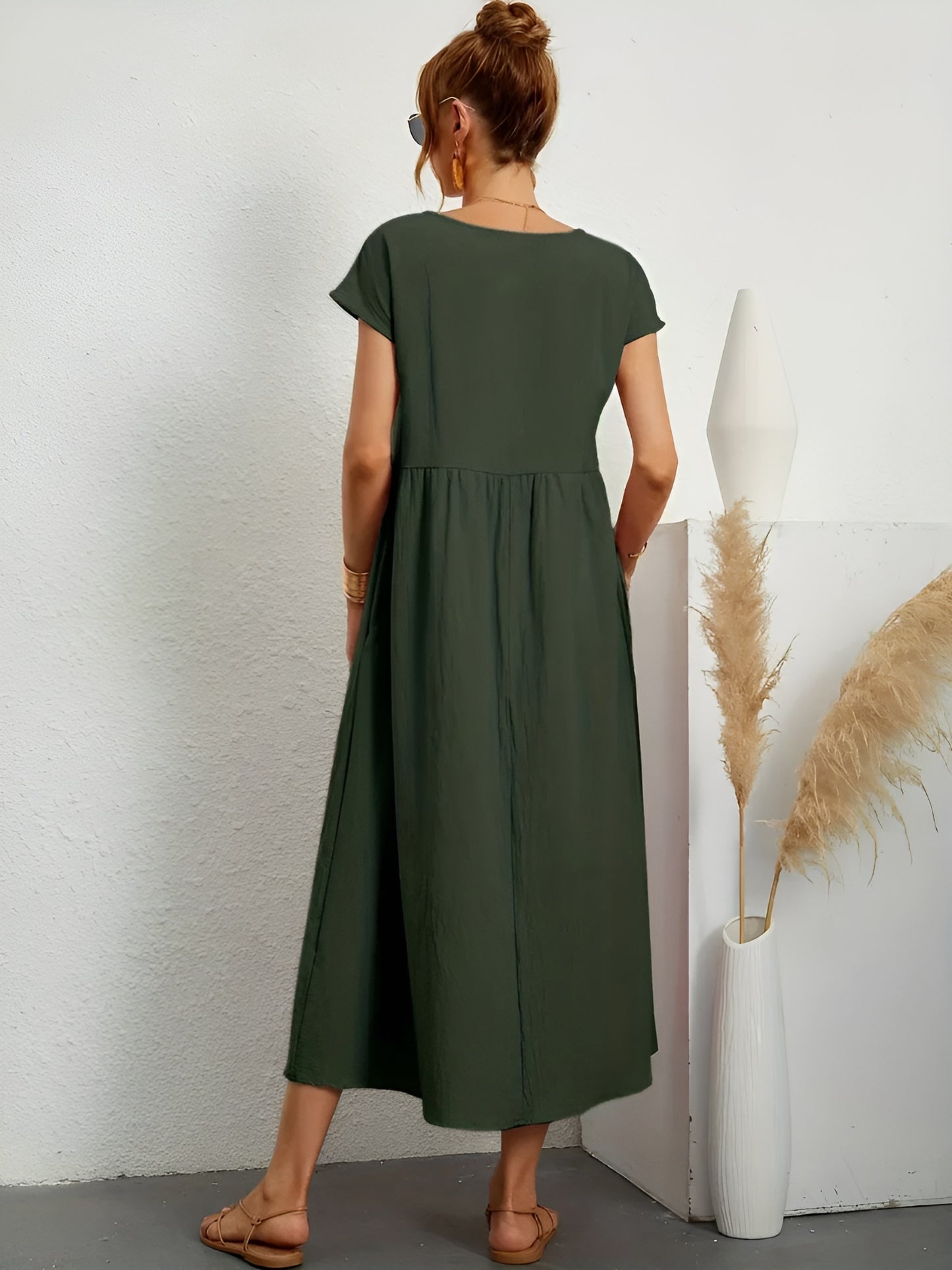 Gabrielle | Robe Midi Élégante Vert Militaire
